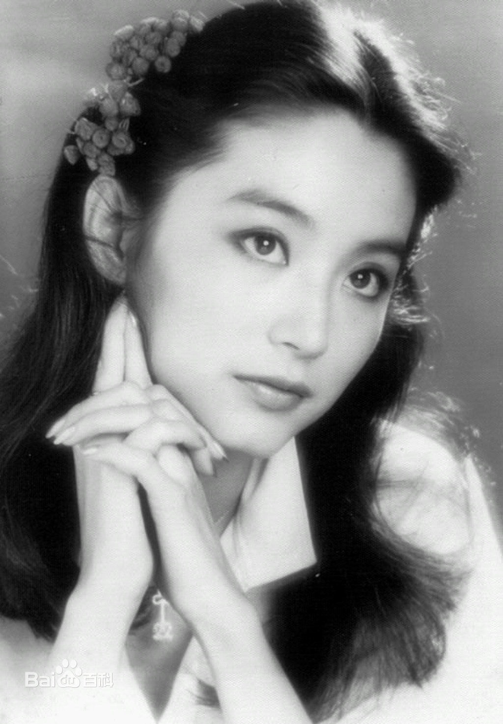 http://www.newswatch247.com/pics/star/pic/1b3f2fdb4b56c0af6ac4150d7c08a630.jpg