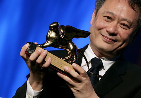 http://www.newswatch247.com/pics/star/pic/1b41e1f48fecc8a8215d91bff04c7d1b.jpg