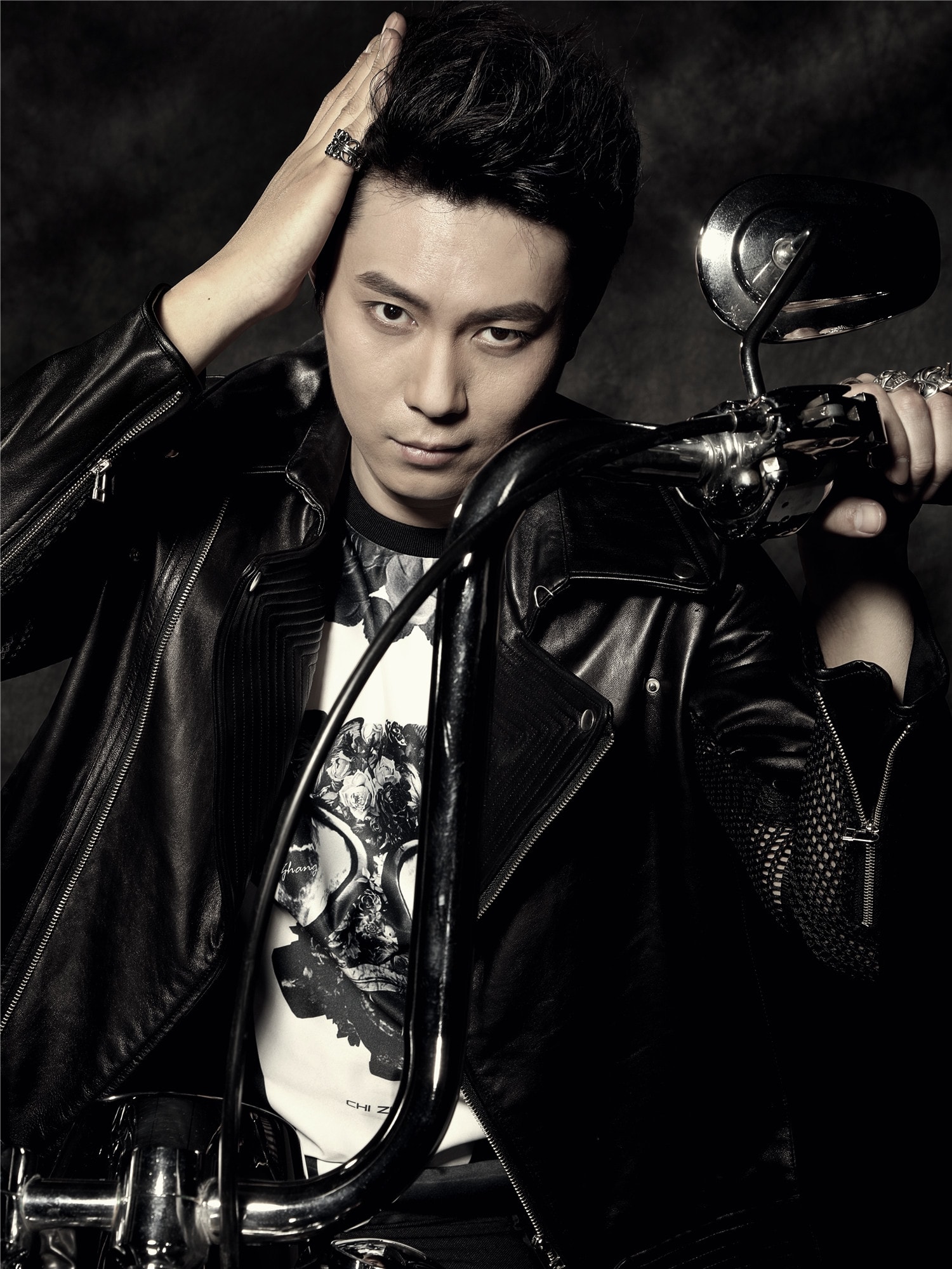 http://www.newswatch247.com/pics/star/pic/1b5c/ec2f2b7d2f7925e78a84e210ebcf.jpg