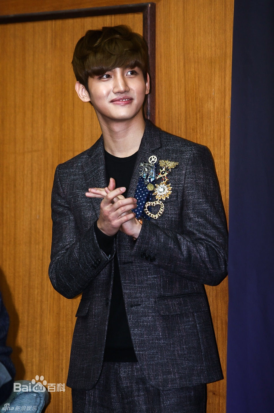 http://www.newswatch247.com/pics/star/pic/1b70e614fa7112e2448242c8c3b29c4f.jpg
