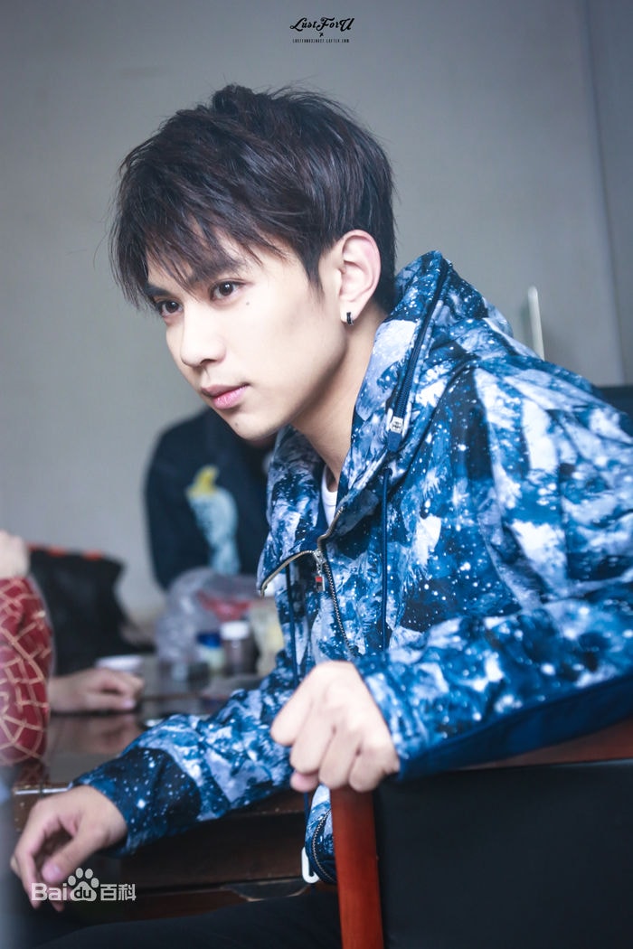http://www.newswatch247.com/pics/star/pic/1b9d6d68fa50d4efe8b62058dd097192.jpg
