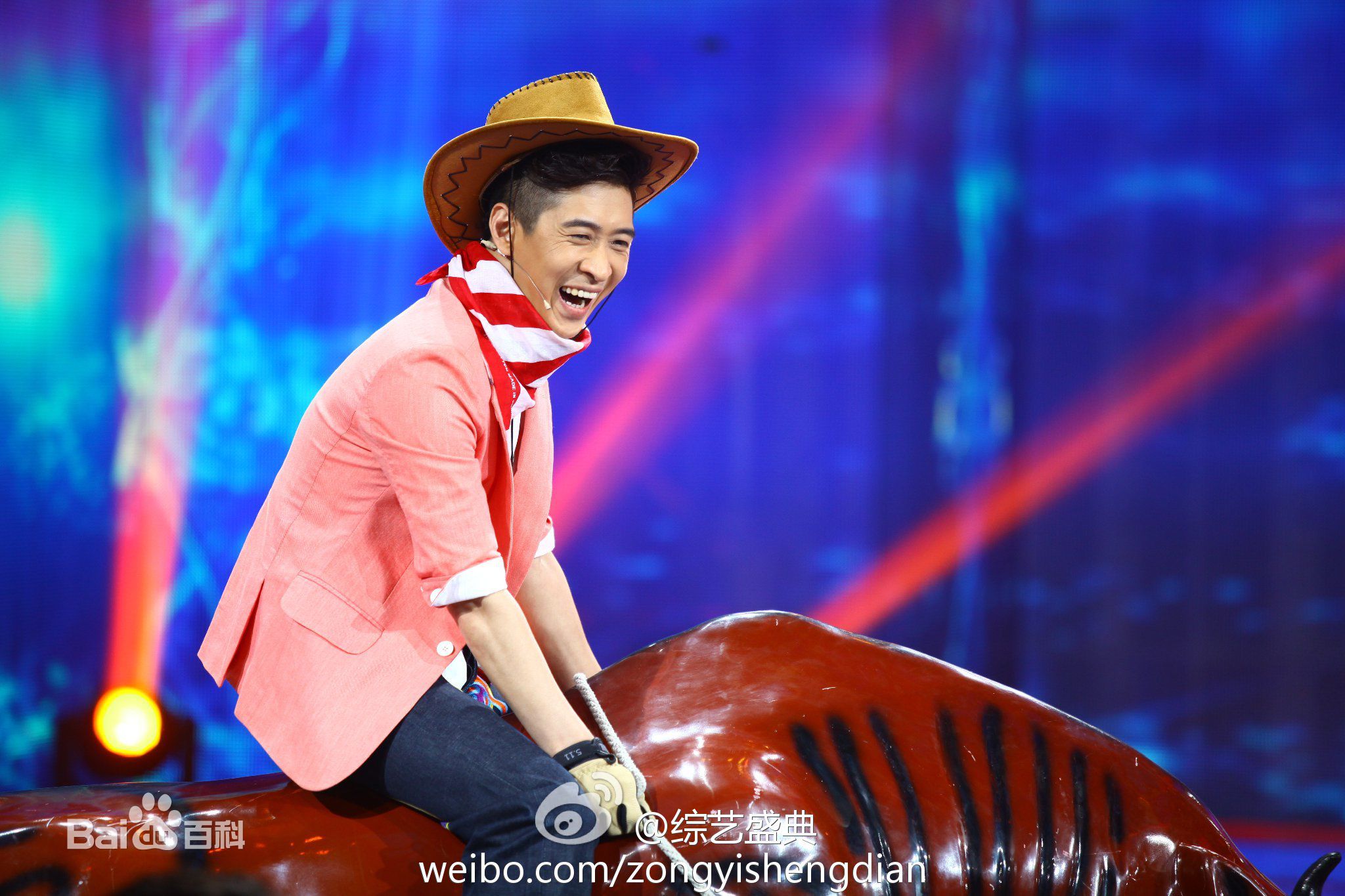 http://www.newswatch247.com/pics/star/pic/1c092955ac417cba5f6d0efd15e0cae6.jpg