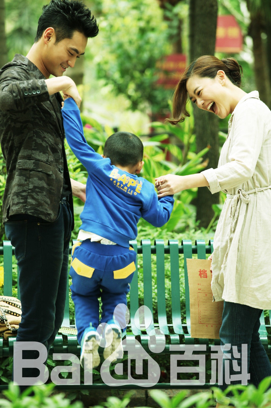 http://www.newswatch247.com/pics/star/pic/1c89e5eae49a00b9f46a12941afeceeb.jpg