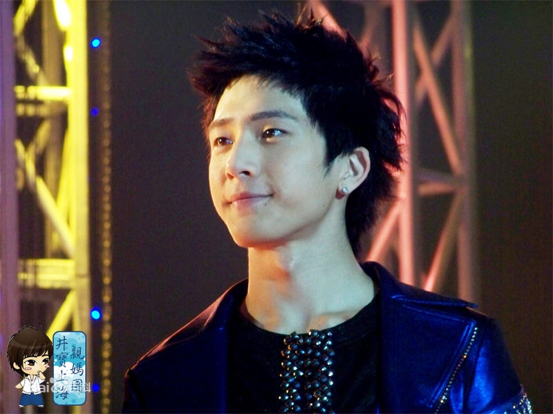 http://www.newswatch247.com/pics/star/pic/1d269ac920f332565c65a6393cd4aabe.jpg