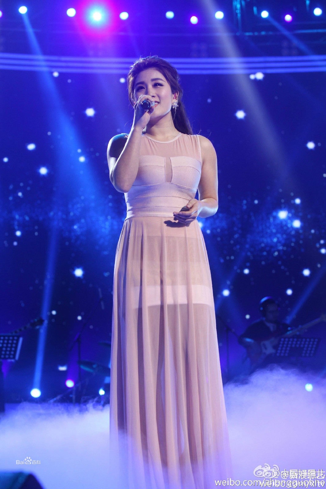 http://www.newswatch247.com/pics/star/pic/1d5b87068d823e0cfa10701403c9a885.jpg