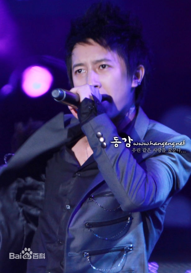 http://www.newswatch247.com/pics/star/pic/1fa6c0f1ca167dbe9cc359fa2a1f51b4.jpg