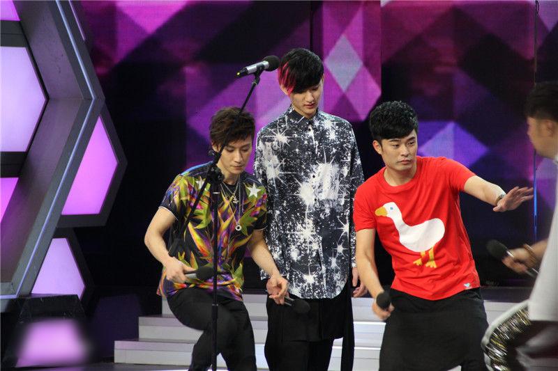 http://www.newswatch247.com/pics/star/pic/201d75b6034d09541a0cfc18c598cab3.jpg