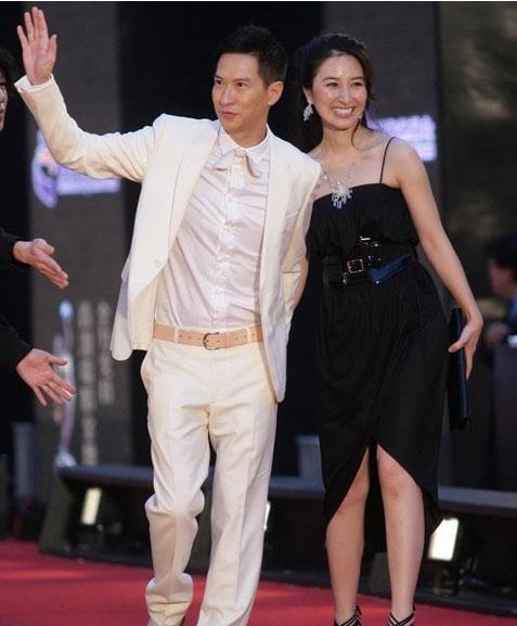 http://www.newswatch247.com/pics/star/pic/22aa862d619cc6bf446835cffa09b987.jpg