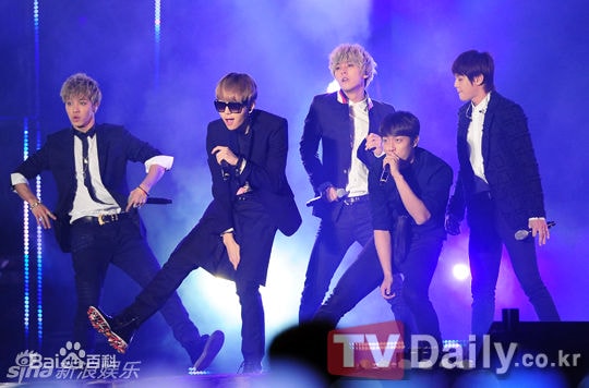 http://www.newswatch247.com/pics/star/pic/22e9ffc38e3c891a2f7e5621ac509de9.jpg