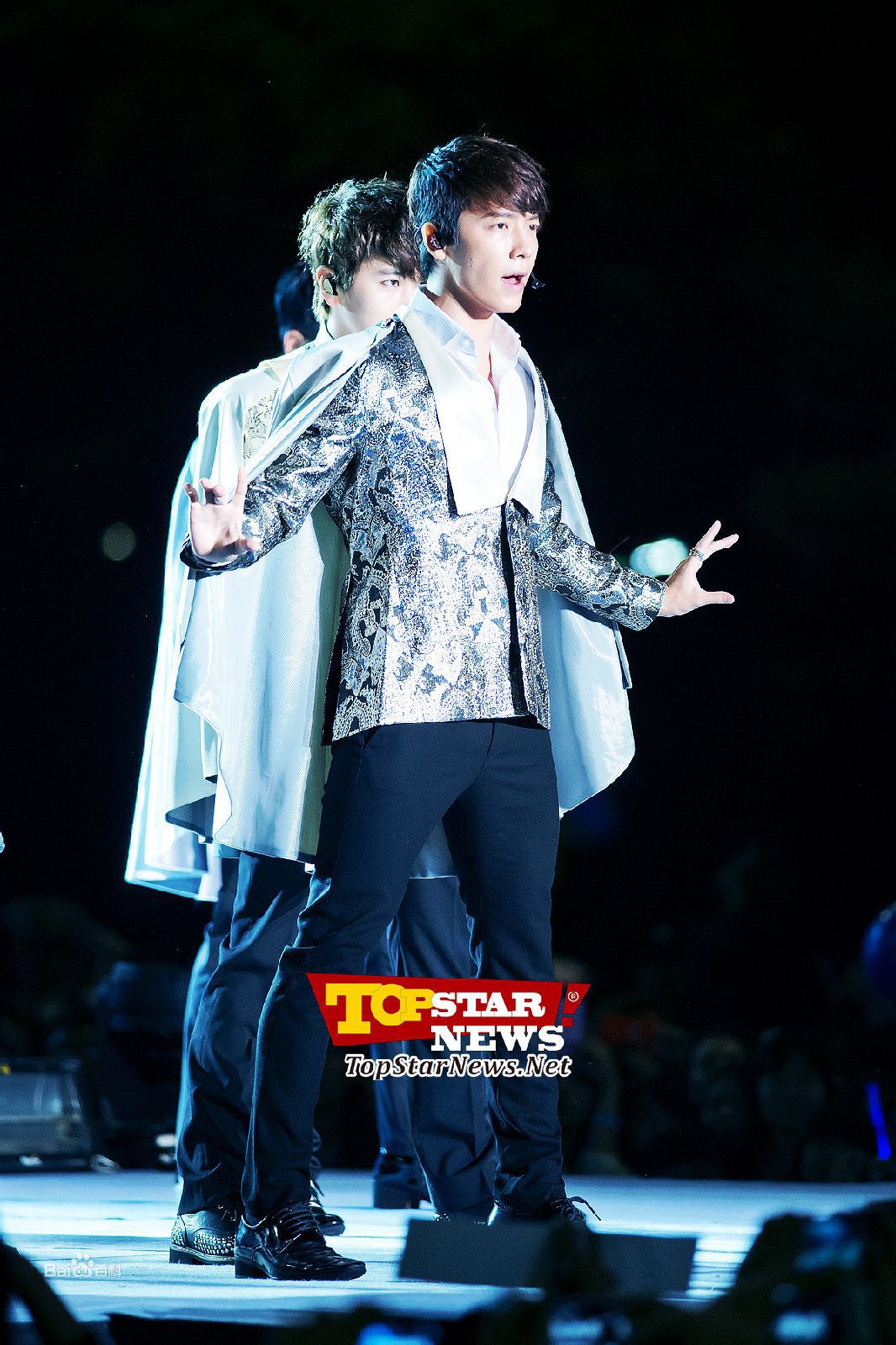 http://www.newswatch247.com/pics/star/pic/243baef8ca6759bbdded28bccf9aeb02.jpg
