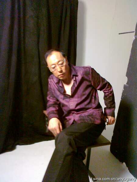 http://www.newswatch247.com/pics/star/pic/2659bbfc8eb5acb602d6683ce3a5b64c.jpg