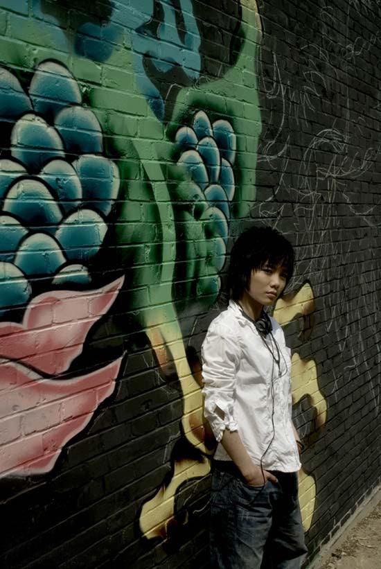 http://www.newswatch247.com/pics/star/pic/2697b42ed48dafac769b6ffed9b3cf6a.jpg