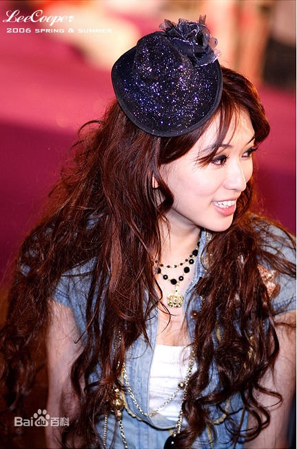 http://www.newswatch247.com/pics/star/pic/27505b4d2ef172e81fd4e0dcb84c49c7.jpg