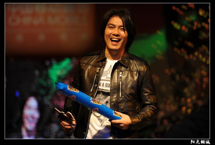 http://www.newswatch247.com/pics/star/pic/2870/af034348783e0c8932e9c545c733.jpg