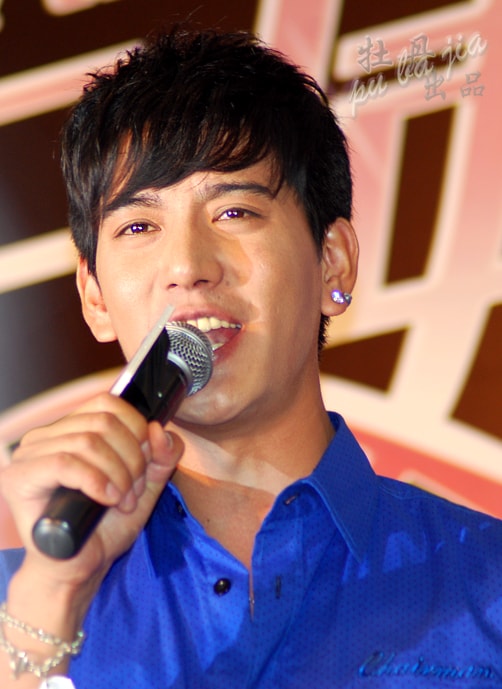 http://www.newswatch247.com/pics/star/pic/28b085a7c1919b9f340a950e609e42ef.jpg