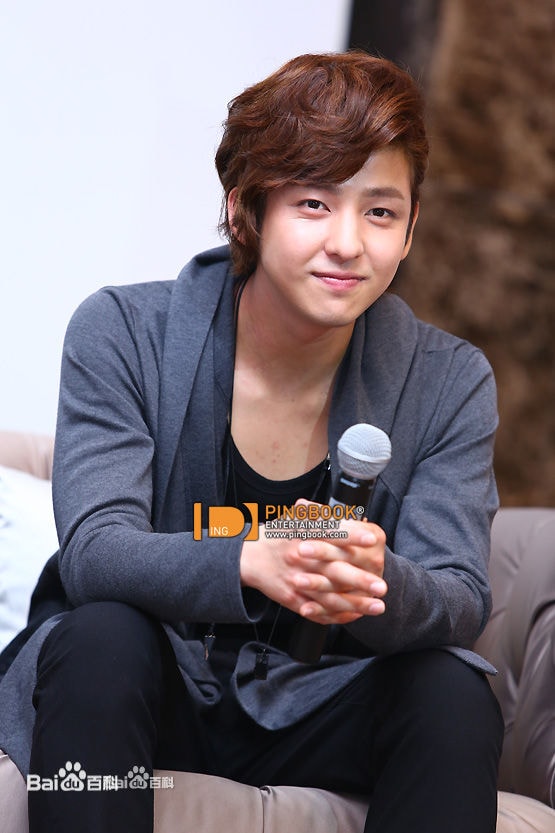 http://www.newswatch247.com/pics/star/pic/290c2a03102444746c289d0cdedfee8b.jpg