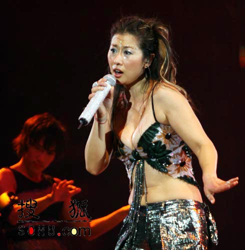 http://www.newswatch247.com/pics/star/pic/2ac4d42efe295fb005383b75bf37eb98.jpg