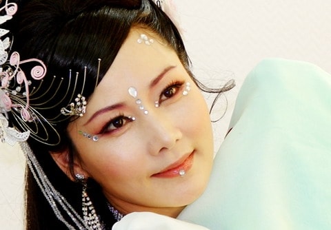 http://www.newswatch247.com/pics/star/pic/2bfa4309c0c4df2b581508552b0bf671.jpg
