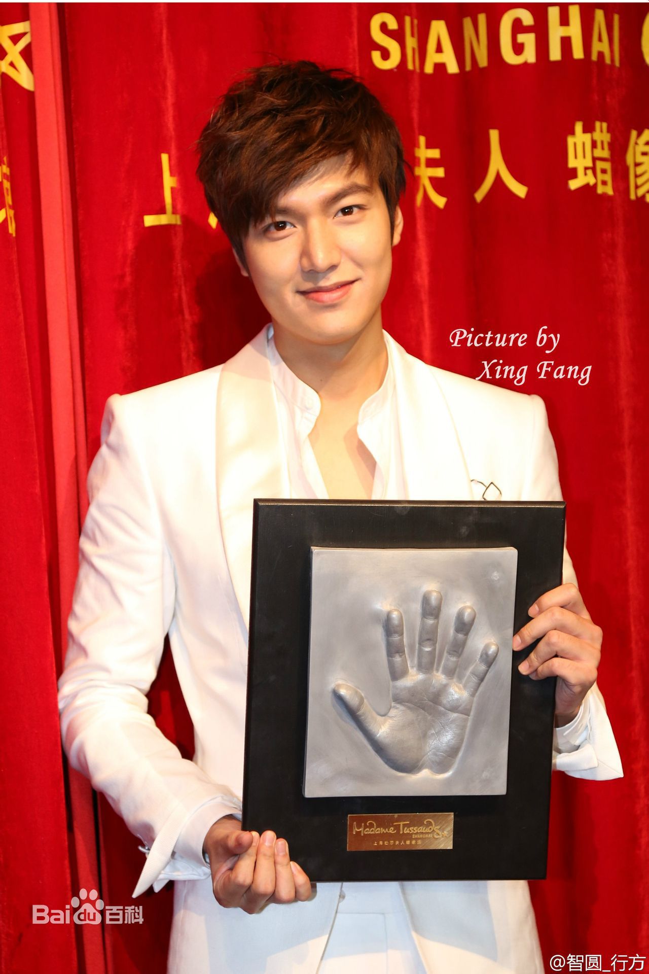 http://www.newswatch247.com/pics/star/pic/2c140f36b18098bf7a1ecd160c83f20d.jpg