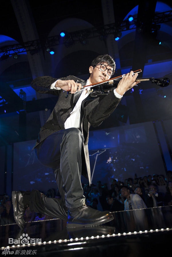 http://www.newswatch247.com/pics/star/pic/2c665d4a4f73ed205c803b76c6309682.jpg
