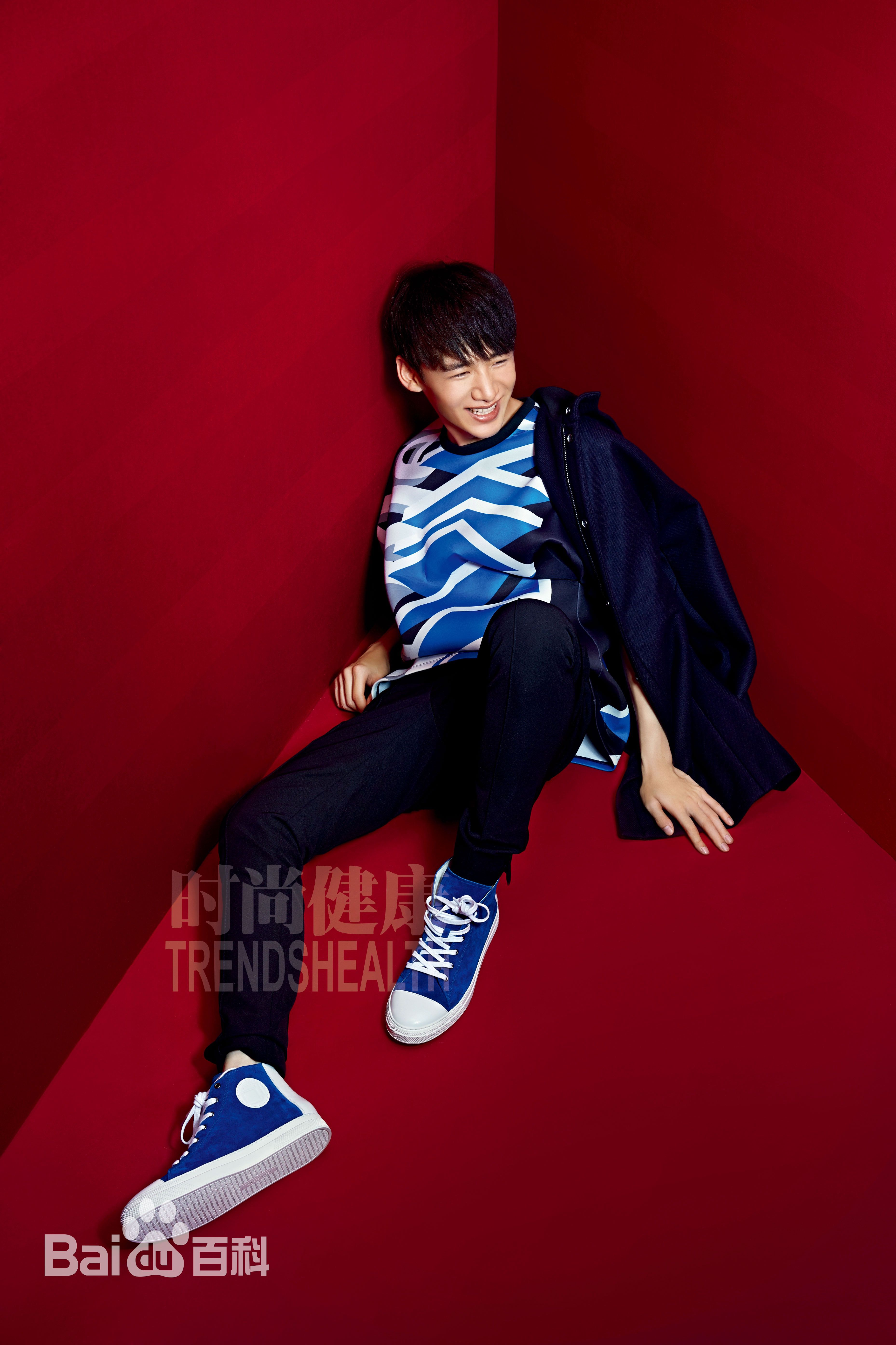 http://www.newswatch247.com/pics/star/pic/2ceca1a070552e277520d58b2a3af64b.jpg