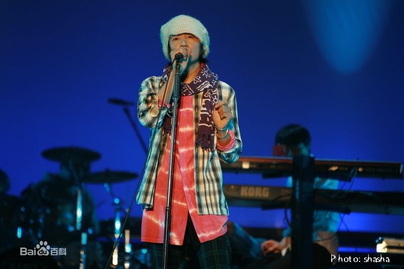 http://www.newswatch247.com/pics/star/pic/2d1dd3e919cadb97b919f19edb5246eb.jpg