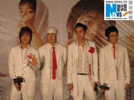 http://www.newswatch247.com/pics/star/pic/2d9ba7f18e963be8eb8a93432039320b.jpg