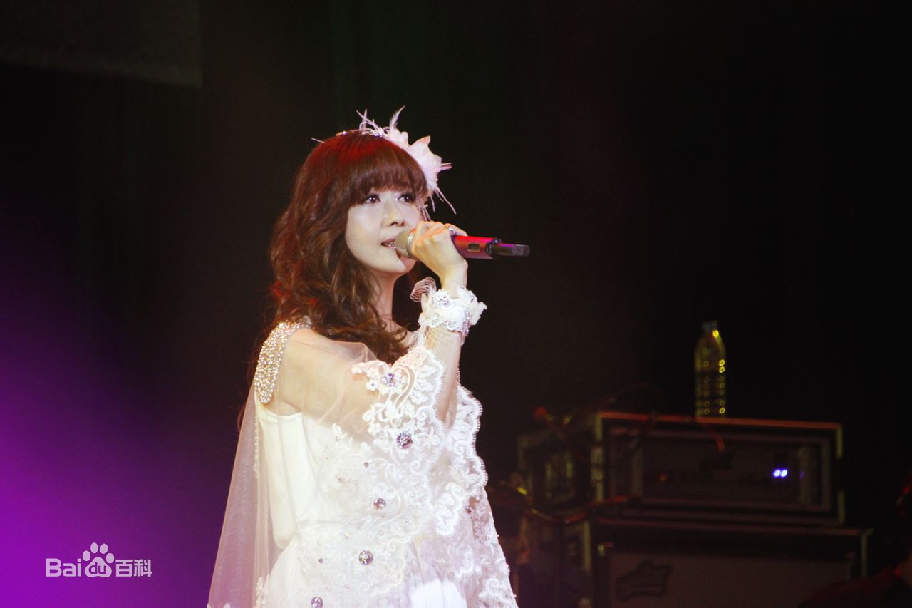 http://www.newswatch247.com/pics/star/pic/2e471d390d0f0cfd1949d8a4b1becd40.jpg