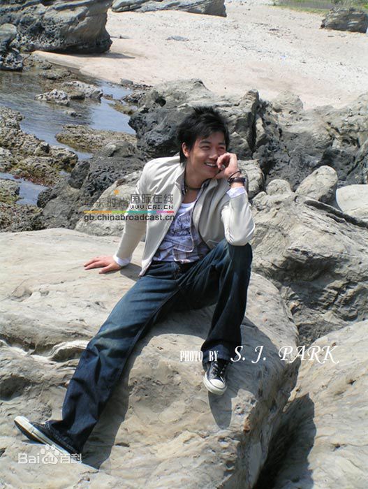 http://www.newswatch247.com/pics/star/pic/2e91b7f0fdeadff6aba3f356a18aa4b4.jpg