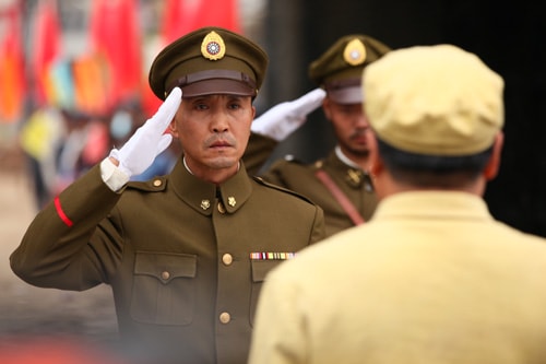 http://www.newswatch247.com/pics/star/pic/2eb6/a7ddae6c3e87fc2a85743e098097.jpg
