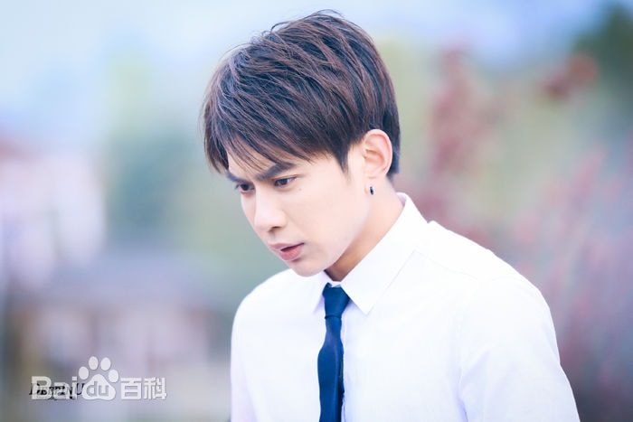 http://www.newswatch247.com/pics/star/pic/2f18c323d611bd5bf14c5549c3ef43fe.jpg