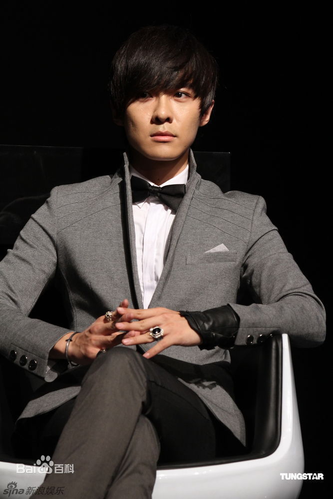 http://www.newswatch247.com/pics/star/pic/2f3cc22fa602583e72bb0b4b046b5a75.jpg