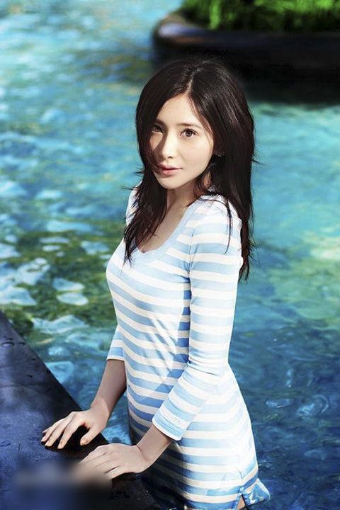 http://www.newswatch247.com/pics/star/pic/2f6739a2bb45c77e0137df0ec2c8edc4.jpg