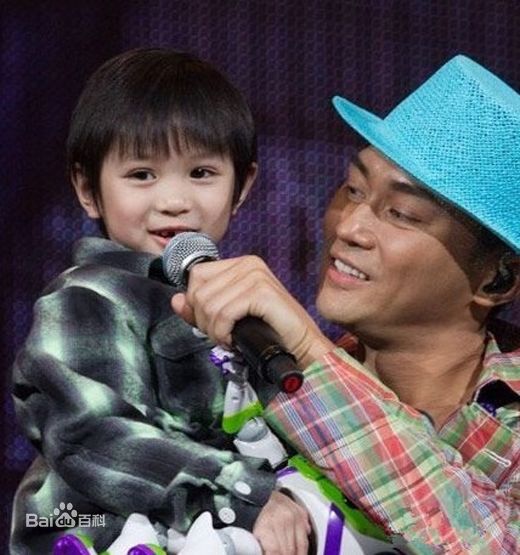 http://www.newswatch247.com/pics/star/pic/30e8be9b8c0adcc82d6f8b3c488e3a3c.jpg