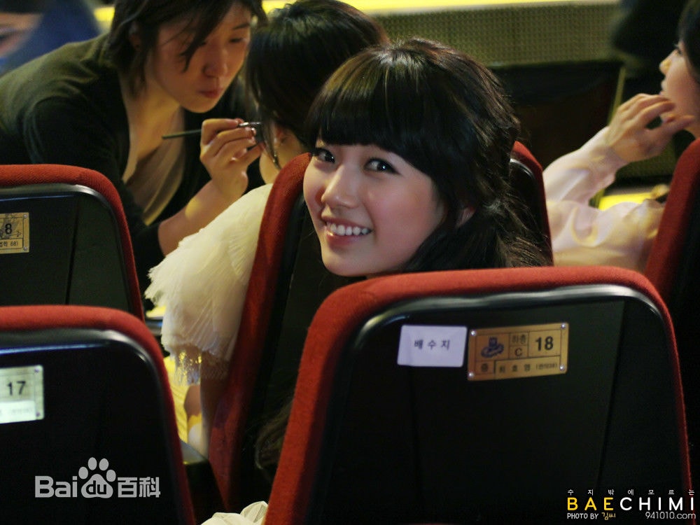 http://www.newswatch247.com/pics/star/pic/32c10e228459894bb5a17d8e7aead29e.jpg