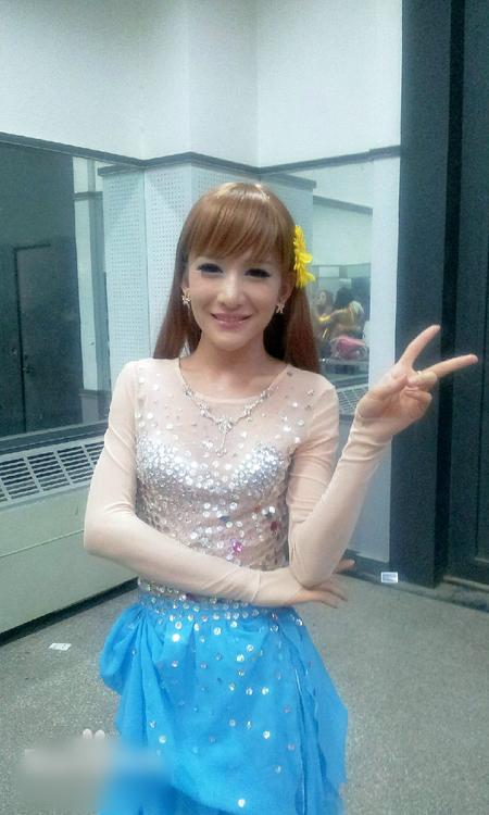 http://www.newswatch247.com/pics/star/pic/33b40a00f6c180d9dcd42887ffded8dd.jpg