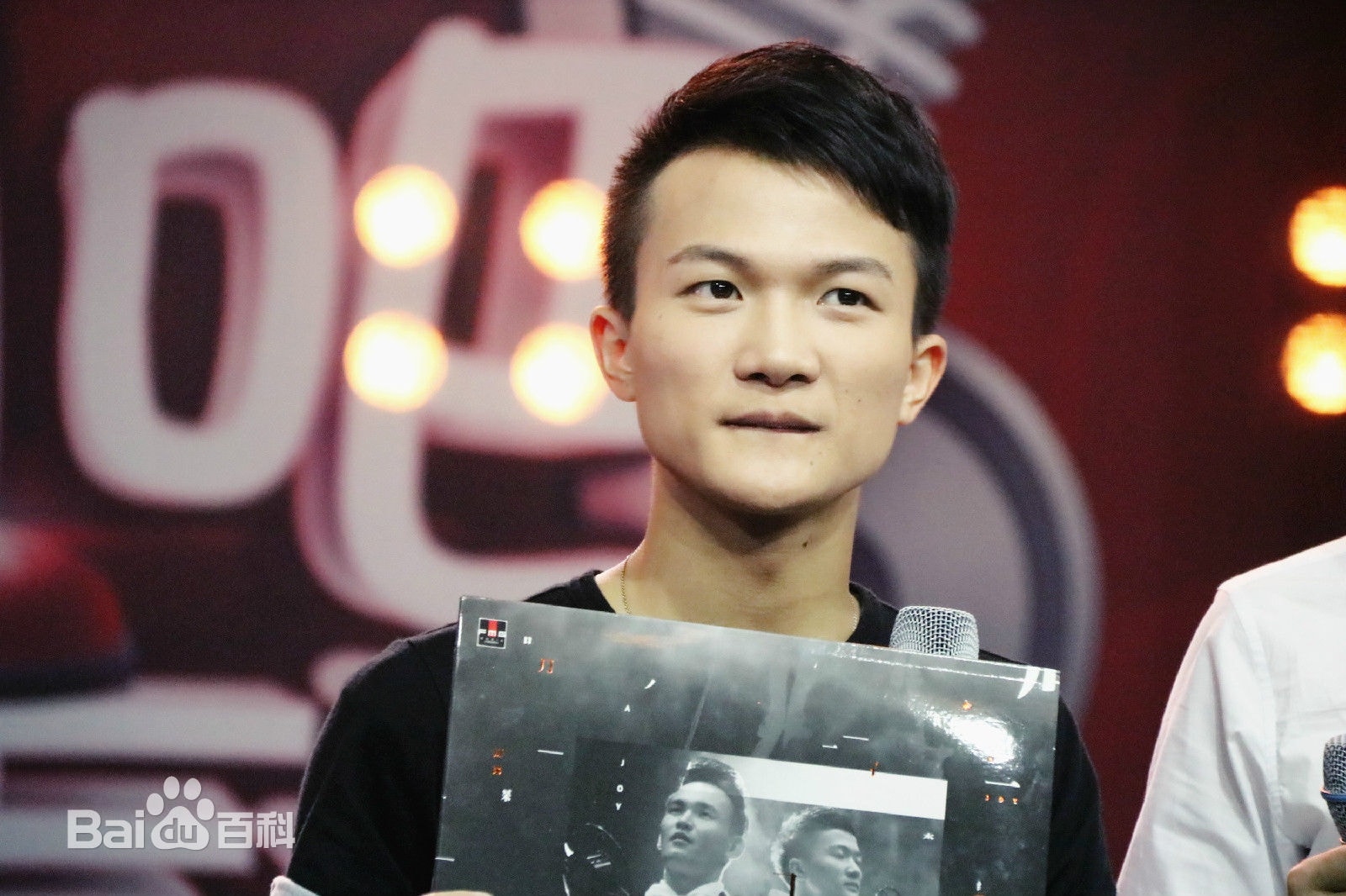 http://www.newswatch247.com/pics/star/pic/33f88c403164e1500c257032ab266821.jpg