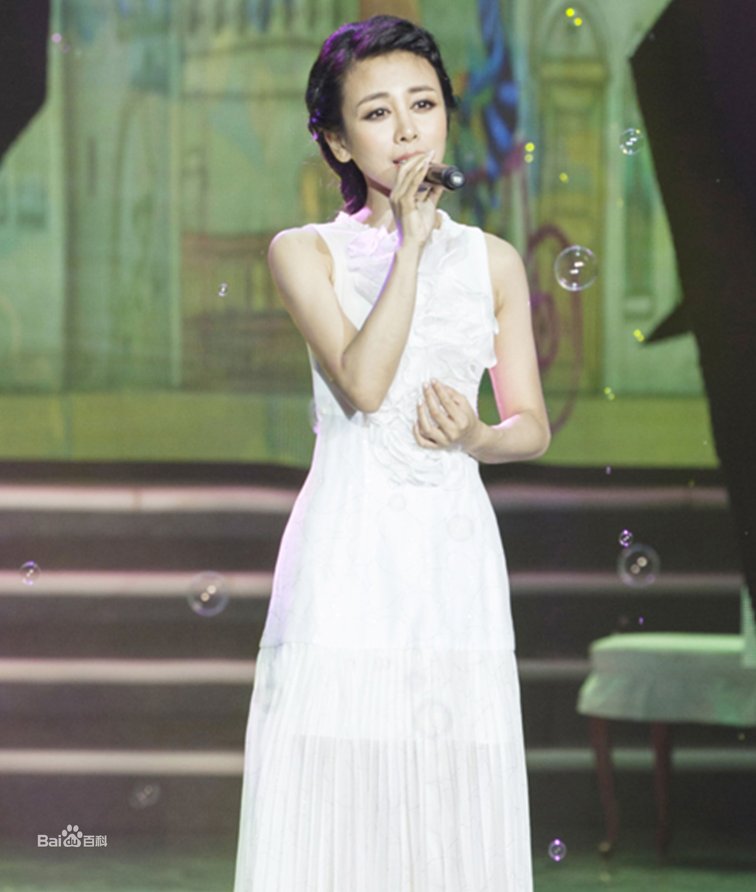 http://www.newswatch247.com/pics/star/pic/3432f3cc27a6cf46d8a90a4b2a69891c.jpg