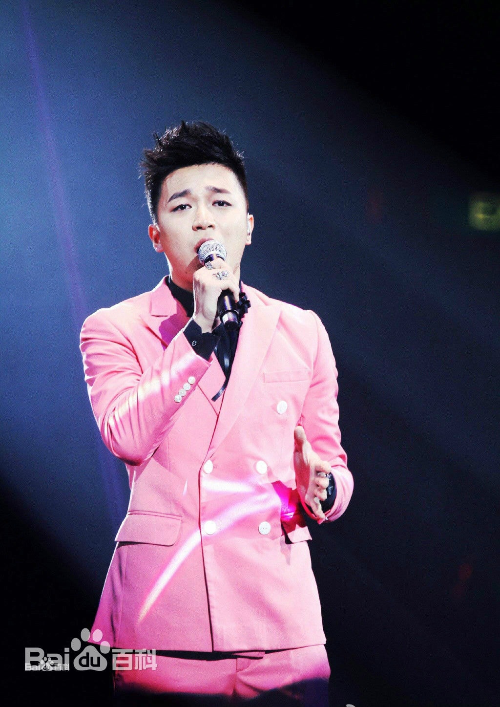 http://www.newswatch247.com/pics/star/pic/34c27e0342ae3990a10b8a4962e0c46f.jpg