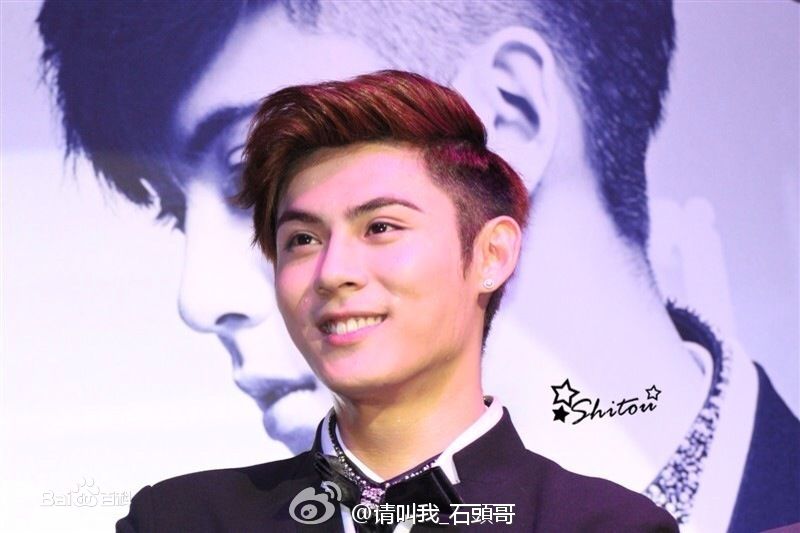 http://www.newswatch247.com/pics/star/pic/355777fe033fd60bd74a8da2d8907355.jpg