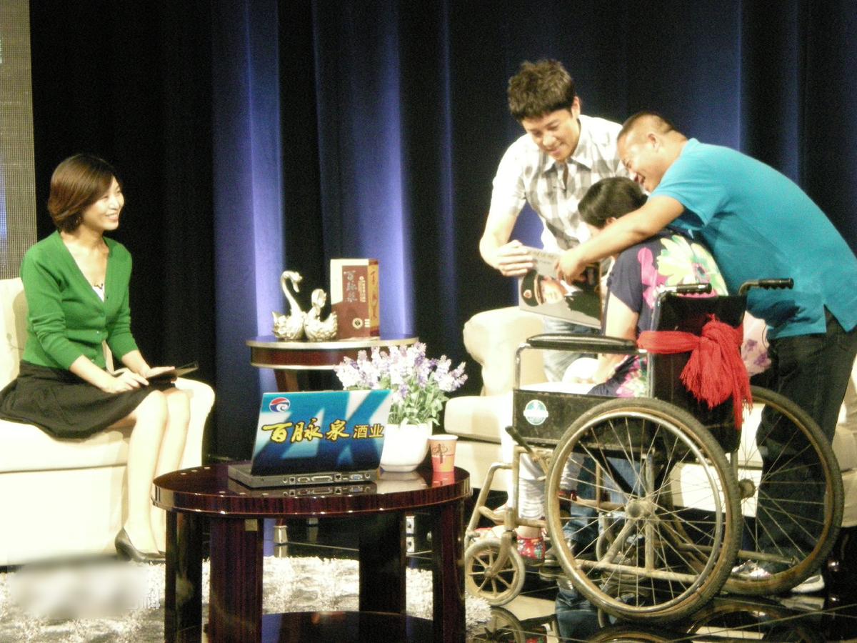 http://www.newswatch247.com/pics/star/pic/35e271809fc0857de7f969cded0c50b5.jpg