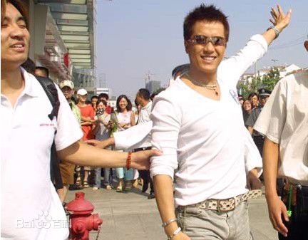 http://www.newswatch247.com/pics/star/pic/377a5a46ce8c4d6ca56e6b8e909eeac1.jpg