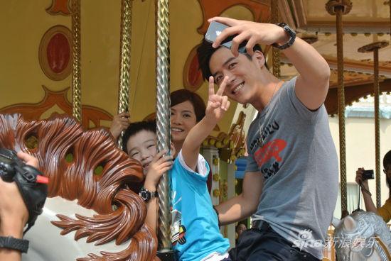 http://www.newswatch247.com/pics/star/pic/3819b2b20b33d4fdad4387de3ff411b7.jpg