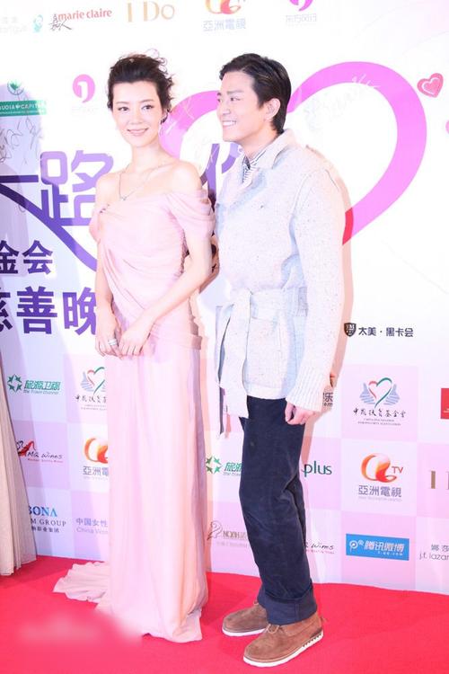 http://www.newswatch247.com/pics/star/pic/384a31c47bd2bf423e108c626ea08422.jpg