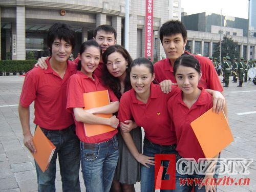 http://www.newswatch247.com/pics/star/pic/399a46d4a16075d85baf871a0f884b9f.jpg