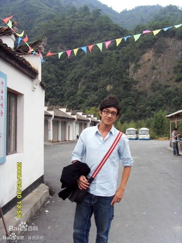 http://www.newswatch247.com/pics/star/pic/3a02068d25d66703f037c0ffdea963c2.jpg