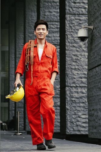 http://www.newswatch247.com/pics/star/pic/3a33eea5a47b24f2f14dd7b5986a925a.jpg