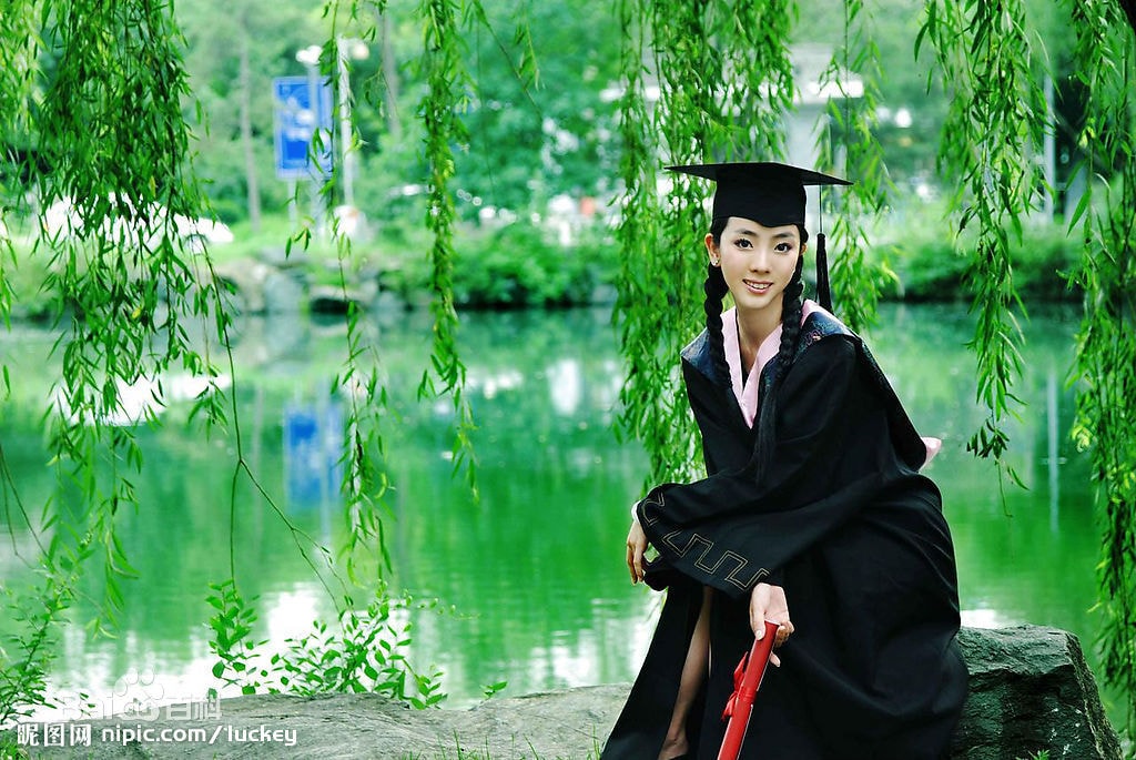 http://www.newswatch247.com/pics/star/pic/3a99a6a02918bd98eb4971e630d1f857.jpg