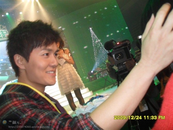 http://www.newswatch247.com/pics/star/pic/3b8ea42ab939075522459dd96d1b14e9.jpg
