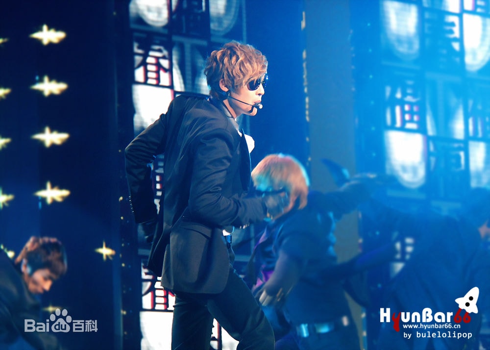 http://www.newswatch247.com/pics/star/pic/3c02b2ec9c522b5b72984c9bb3ed7751.jpg